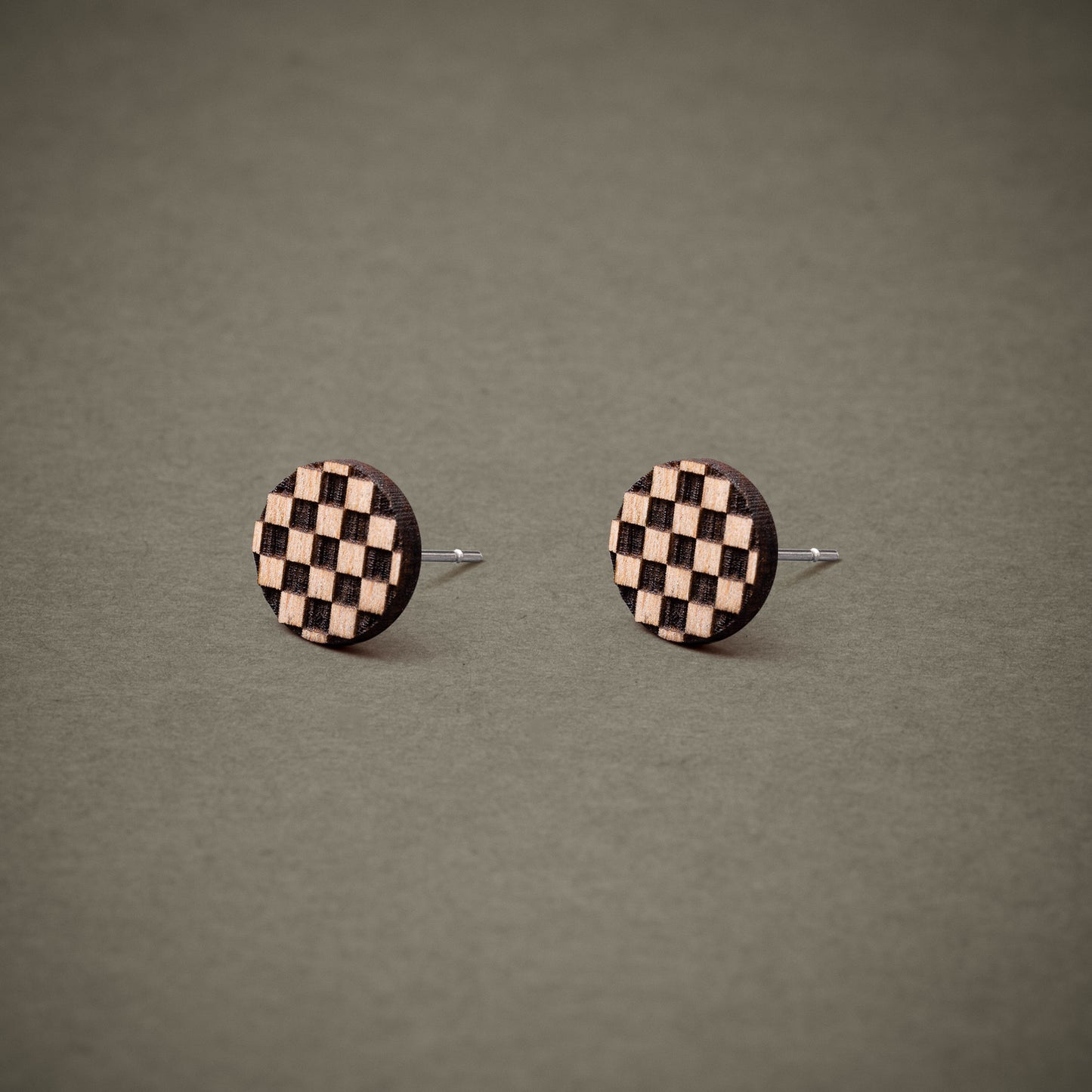 Ohrstecker aus Holz "Schachbrett" // 9mm