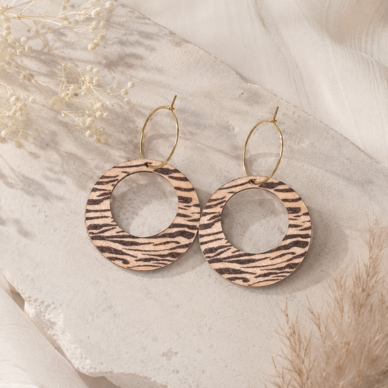 Zebra Groove – Leichte Statement Ohrringe